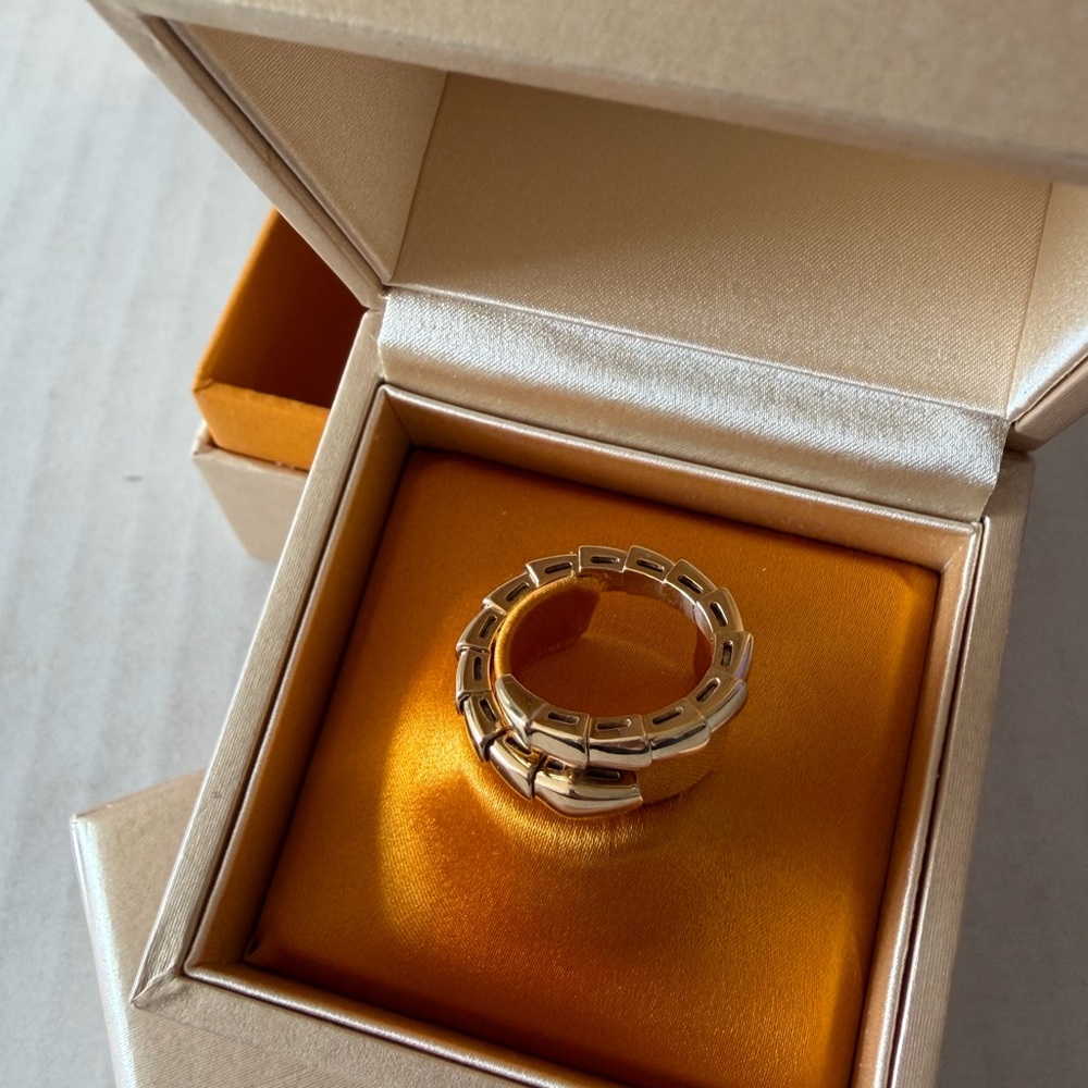 Bvlgari Serpenti Viper18k Yellow Gold Wrap Ring
USsize of approximately3.5to4.25 - Picture 14 of 16
